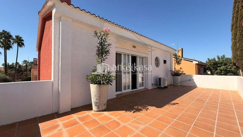 Foto e0f9fc30-d63c-4284-8076-c802a62173a8. Xalet amb calefacció aparcament piscina a San Antonio de Benagéber