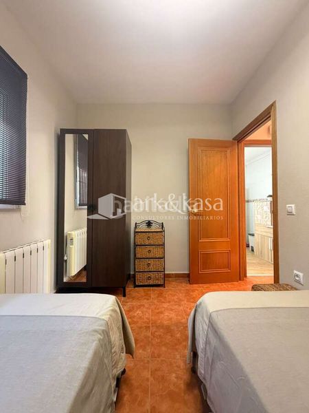 Foto a27273a1-61cc-40dd-965e-f572678d80dd. Chalet con riscaldamento parcheggio piscina in Urbanizaciones Llíria