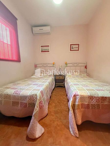 Foto abb4b131-d4cf-4c29-9ae8-cb9272616a76. Chalet con riscaldamento parcheggio piscina in Urbanizaciones Llíria