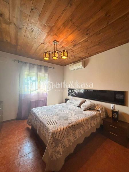 Foto ad326251-6e06-488a-bd08-d005b4f0d6c5. Chalet con riscaldamento parcheggio piscina in Urbanizaciones Llíria