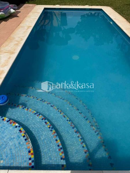 Foto caa39bd9-c73f-4e50-956d-e8ddc0cdfafb. Chalet con riscaldamento parcheggio piscina in Urbanizaciones Llíria