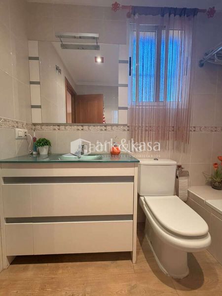 Foto e5e4d9c3-0f6f-4ed8-a4d8-e4d0d7a6aef2. Chalet con riscaldamento parcheggio piscina in Urbanizaciones Llíria