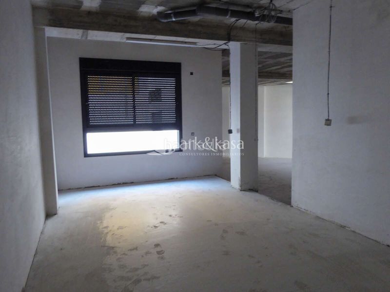 Foto 031533bd-cef5-445b-bf96-da6b727e50a9. Rent business premise in Russafa Valencia