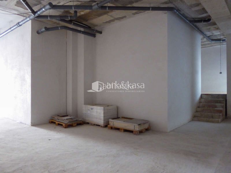 Foto 49ea3a13-e078-48a9-b345-ef4791086e48. Rent business premise in Russafa Valencia