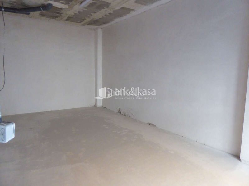 Foto c51d6dcc-e510-486d-8731-d8d945a7df5f. Rent business premise in Russafa Valencia