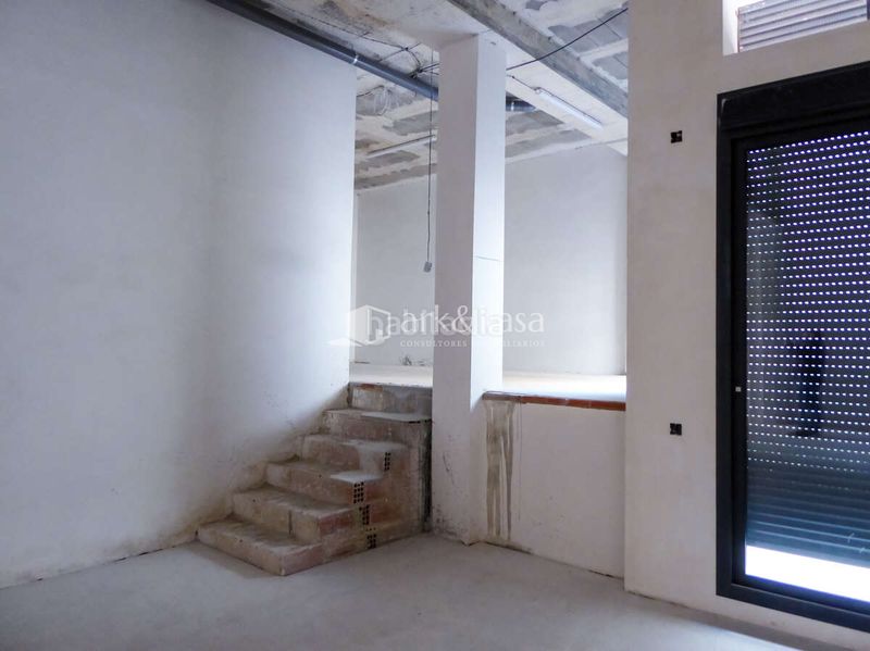 Foto e74d8bb5-7cef-4ed9-a4d2-4728fbc901c2. Rent business premise in Russafa Valencia