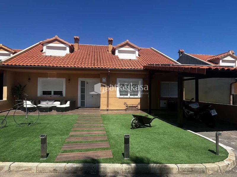 Foto 49c37335-76fe-42a0-9405-d0fe54cd75b2. Lloguer casa adossada amb calefacció aparcament piscina a Bétera