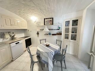 Casa  Porta d'amunt. Casa tpica de pueblo casa de pueblo con mucho encanto, situada