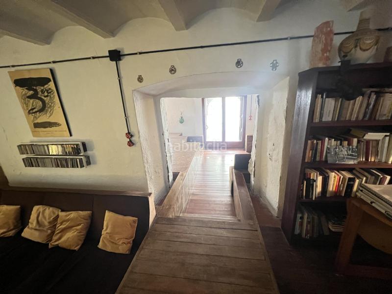 Foto c27f1b87-7bbd-4f3c-9647-b5e5dd486ff1. Casa  de pueblo con mucho encanto y vistas al mar.casa de pueblo con vistas al mar y excelente ubicación, situada en medio de cadaq en Cadaqués
