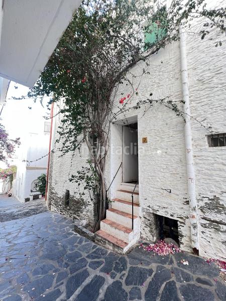 Foto ca9e5e36-e42f-438f-bf2c-550bed3b2ed3. Casa  de pueblo con mucho encanto y vistas al mar.casa de pueblo con vistas al mar y excelente ubicación, situada en medio de cadaq en Cadaqués