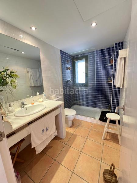 Foto 63059ea9-9db5-40ad-87fa-37e471736600. Piso apartamento con plaza de parking.apartamento con excelente situación. situado en el centro , cerca de la playa y comerc en Cadaqués