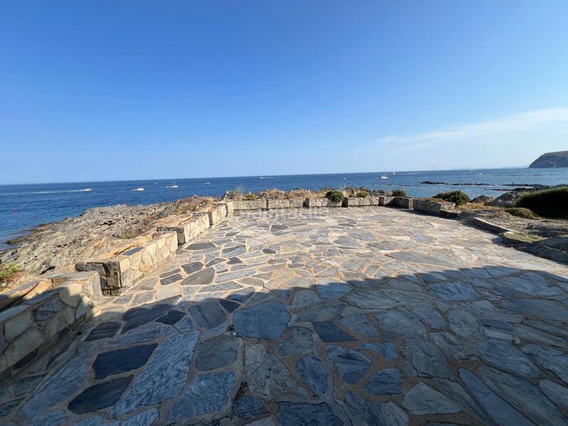 Foto 84fbaef5-616a-45b8-894b-d0baf11bb21b. Casa exclusiva casa unificada en primera línea de mar vistas panorámicas desde todos los ángulosespectacular propiedad que originalmen en Cadaqués