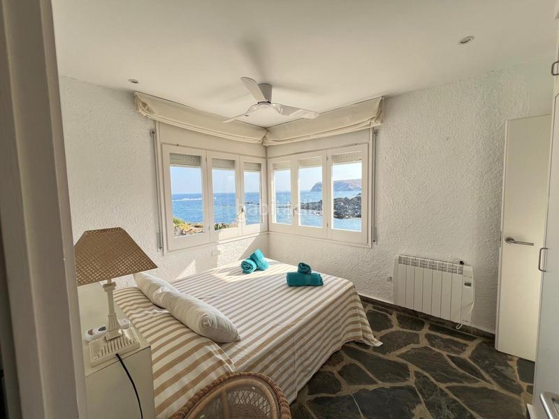 Foto b389da51-2bb1-481a-b92f-f472dedadff8. Casa exclusiva casa unificada en primera línea de mar vistas panorámicas desde todos los ángulosespectacular propiedad que originalmen en Cadaqués