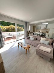 Appartamento  Lluis aznarez. Luminoso apartamento reformado con terraza apartamento moderno s