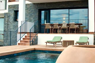 Casa  Ses boquelles 9. Casa de obra nueva con vistas al mar y piscina en caials, cadaqu