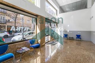 Locale commerciale in Acacias