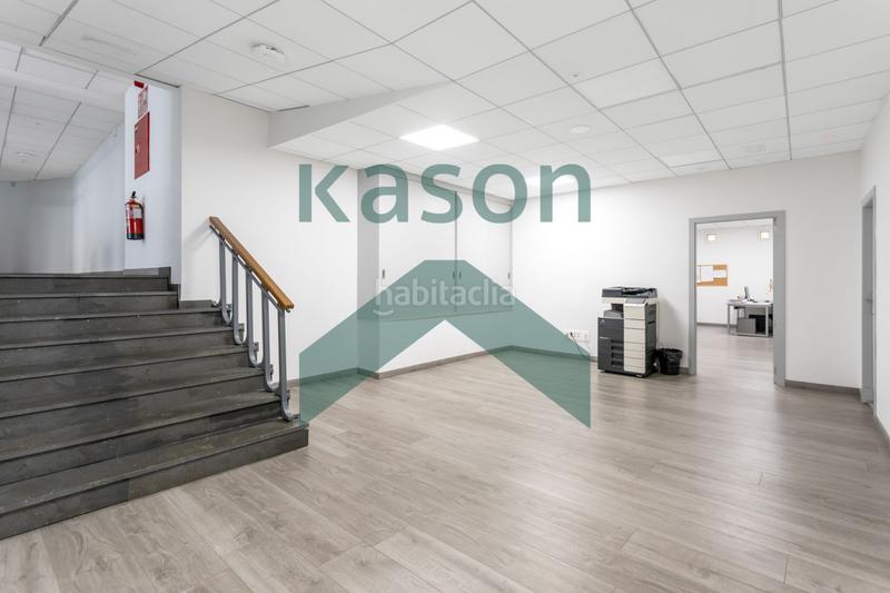 Foto b976cedc-f61a-41d8-8400-e17bbec74985. Office space with parking in Acacias Madrid