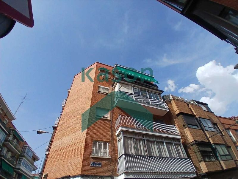 Foto 557f806c-ef2d-4dd4-9b7c-5aa15ac02516. Flat with heating in Opañel Madrid