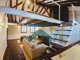 Zweistöckige Wohnung in Universidad-Malasaña