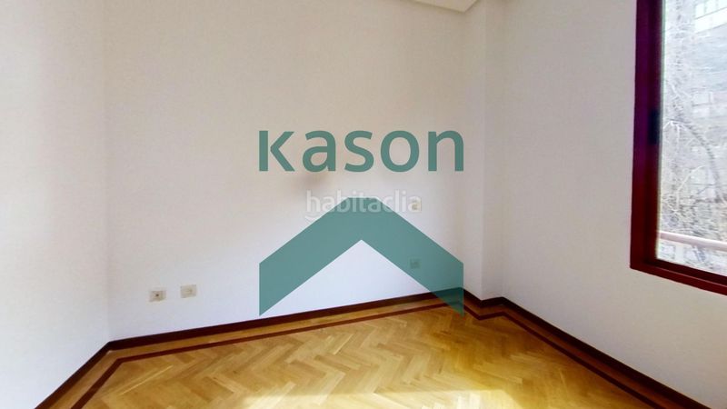 Foto e9b2174b-e256-43a8-b5e3-9492749da7f8. Piso en Acacias Madrid