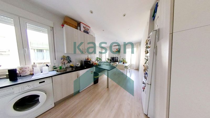 Foto 323f7ef2-ce1f-4bfb-ad97-1dd51e4a7eb0. Piso en Imperial Madrid