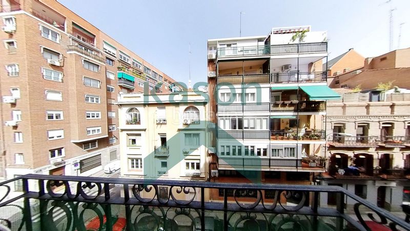 Foto c07567e6-7254-4a9a-9b3a-343dab825a00. Flat with heating in Imperial Madrid