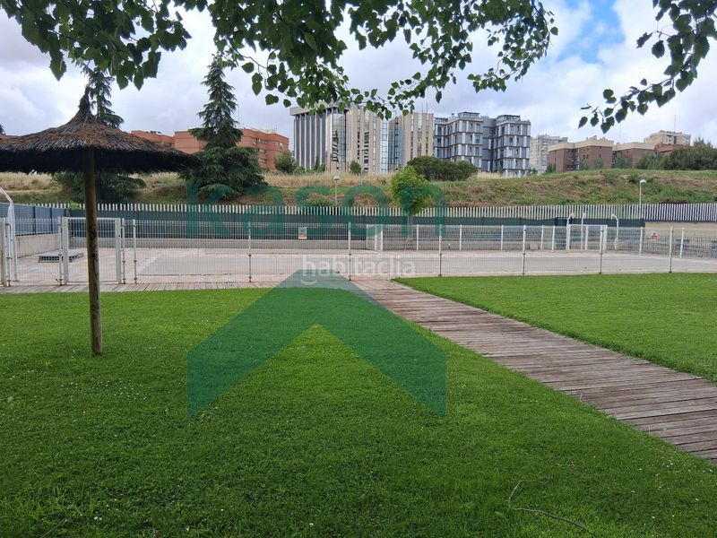Foto 21ea2617-093e-44df-b5bd-cdf2b040dfed. Studio with heating pool in Virgen del Cortijo-Manoteras Madrid
