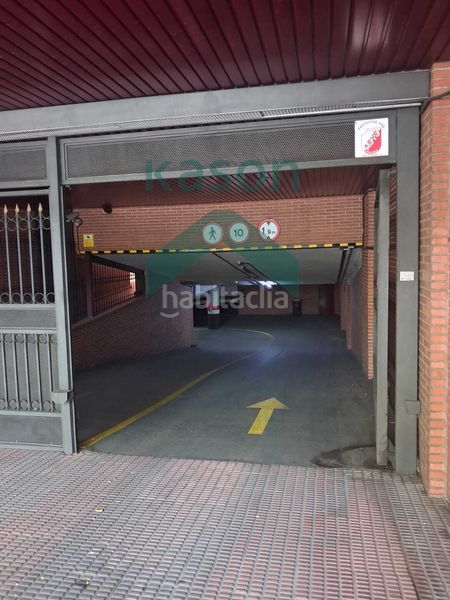 Foto fab571a7-8929-4ab1-9152-8f9733610cc5. Aparcament cotxe a Acacias Madrid