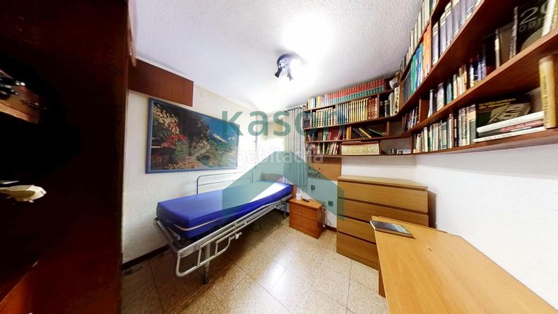 Foto 75171b4e-e2af-43b6-9911-4b0fffc5941e. Flat with heating in Almendrales Madrid