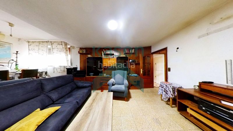 Foto e0b9dc4e-6145-4966-95a0-922f0b38285a. Flat with heating in Almendrales Madrid