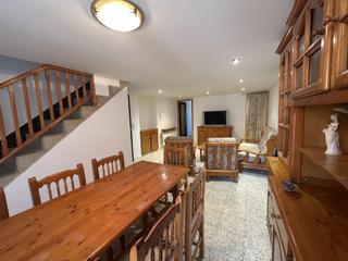 Semi detached house  De jesus
