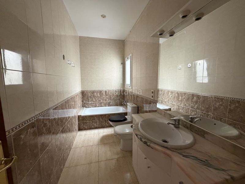 Foto 1de04eb1-89a5-4805-9613-717d7c980924. Edificio in Tàrrega
