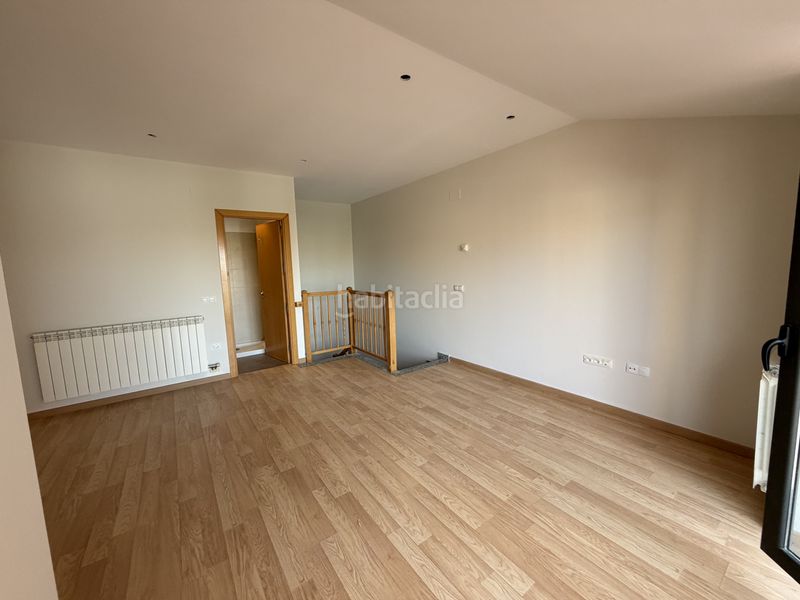 Foto f9458e70-57f6-4ef5-9222-30f46c16453d. Duplex with heating in Tàrrega