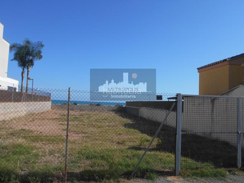 Foto 0bbc2b6f-2919-4f67-a61f-e7d85146c54b. Terreny residencial a Playa Burriana