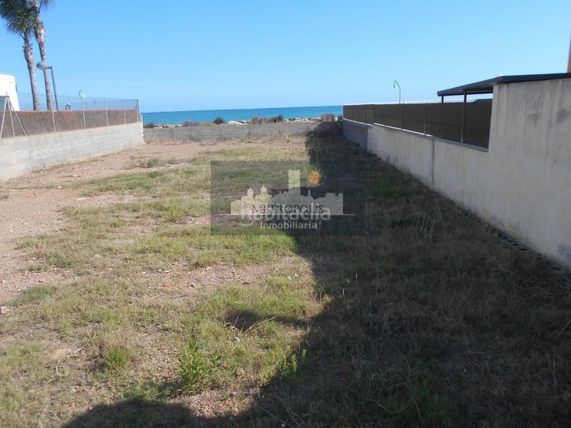 Foto 5e5e07fb-a47e-462b-b679-60f85141d212. Terreny residencial a Playa Burriana