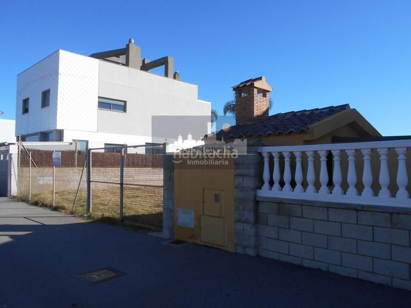 Foto eff913df-09c7-471c-984c-03a649f0bb56. Terreny residencial a Playa Burriana