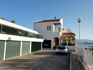 Chalet à El Faro. Exclusivo chalet independiente en cap blanc, una de las mejores