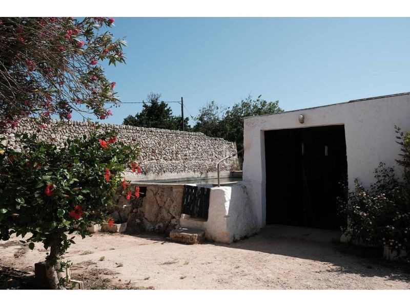 Foto bb81ad95-50db-4885-9cb0-11d207c12a20. Masia amb piscina a Cala Blanca Ciutadella de Menorca