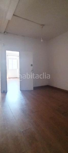 Foto b62b0fdb-52d0-40b2-a959-b9f80ce2b9ff. Piso en Raval Barcelona