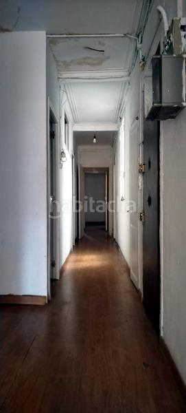 Foto d2f1ab51-be4c-4ef5-96a2-54a846048b6d. Piso en Raval Barcelona