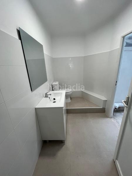 Foto 7d555a44-2da7-42f0-b97d-8034f57bd6f2. Lloguer local comercial a Centre Prat de Llobregat (El)