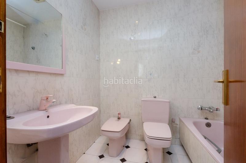 Foto 898abe2d-d3bb-4165-a38f-bc4c3c944e22. House with parking in Centre Prat de Llobregat (El)