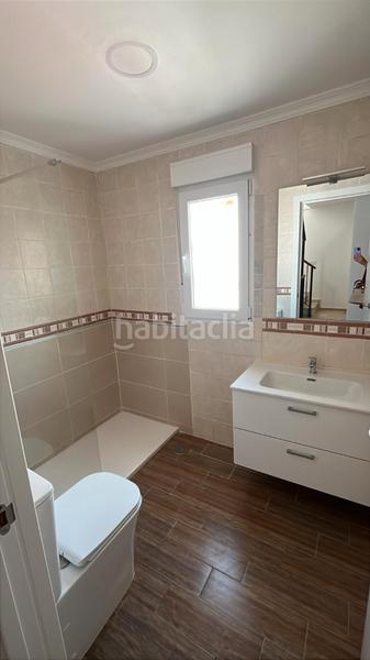 Foto 7e86a51c-24bc-449d-93ee-58d757e2c44f. Casa adossada a calle cardenal cisneros 16 a Mondejar-Junquillos Línea de la Concepción (La)