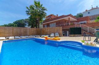 Casa a Condado del Jaruco - Puigventós. Mega inversión en la costa brava! villa con licencia turística e