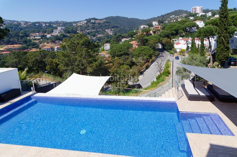 Foto 7f656c0d-f78e-4585-b44c-b47c488be181. Casa oportunidad única! villa moderna en Canyelles, con licencia turística en Lloret de Mar
