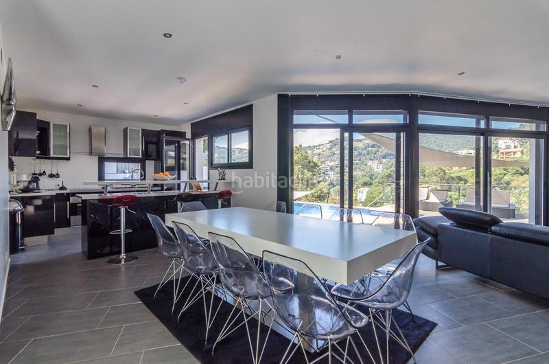 Foto 8ff48a13-1a04-4b12-8bc9-d8d4f33ffcb8. Casa oportunidad única! villa moderna en Canyelles, con licencia turística en Lloret de Mar