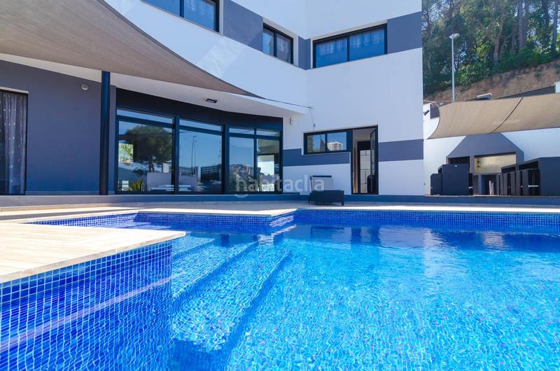 Foto bfb59c73-e542-47c5-ade8-5305d51b500f. Casa oportunidad única! villa moderna en Canyelles, con licencia turística en Lloret de Mar