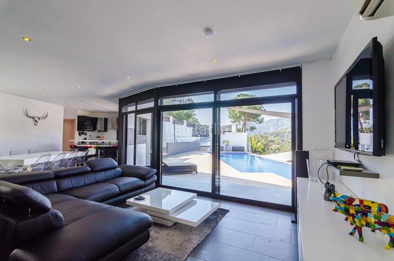 Foto c4231635-7b0a-45ba-bfc7-1def116b57cc. Casa oportunidad única! villa moderna en Canyelles, con licencia turística en Lloret de Mar