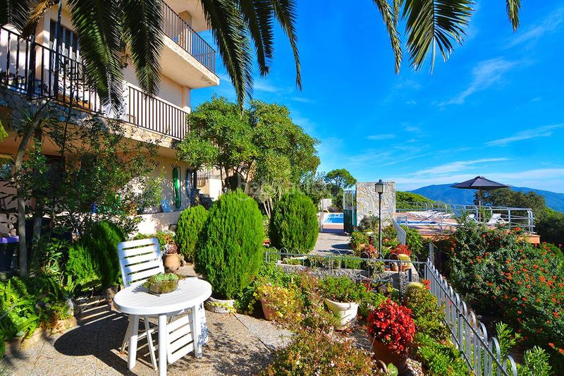 Foto 82aa8cfa-8d83-418b-ad3f-fa1724614438. Casa amb calefacció aparcament piscina a Serra Brava Lloret de Mar