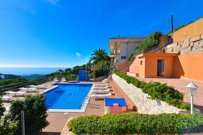 Foto 86f8911f-ee3b-4a51-b3c6-312ab573d02a. Casa amb calefacció aparcament piscina a Serra Brava Lloret de Mar
